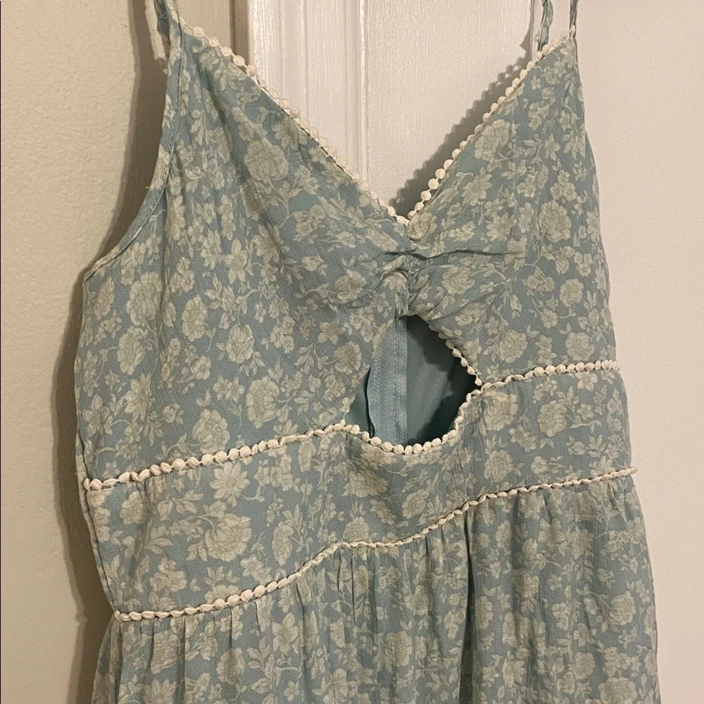 Trixxi Light Green Patterned Maxi Dress - Picture 2 of 10